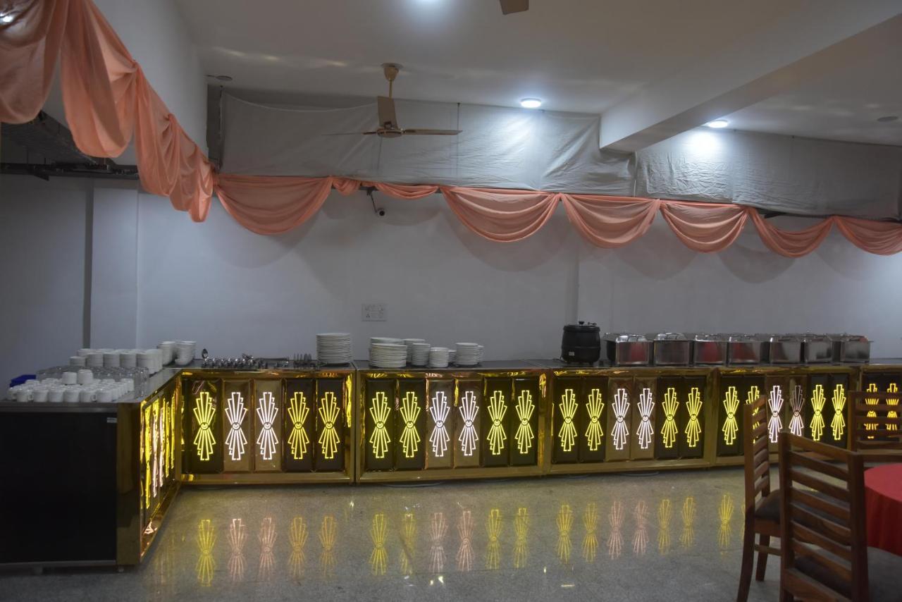 Hotel De Luxe Basai Road Gurgaon Exterior foto