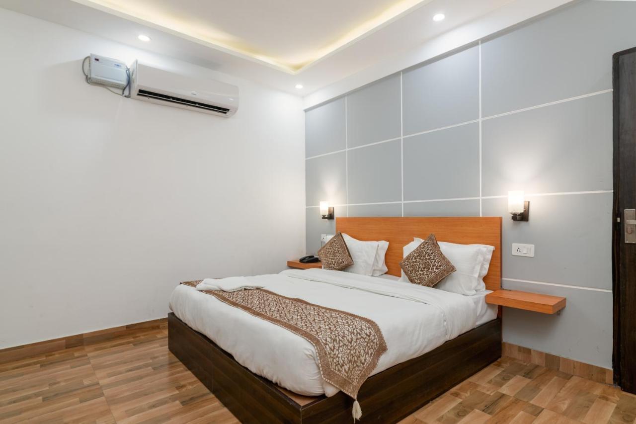 Hotel De Luxe Basai Road Gurgaon Exterior foto