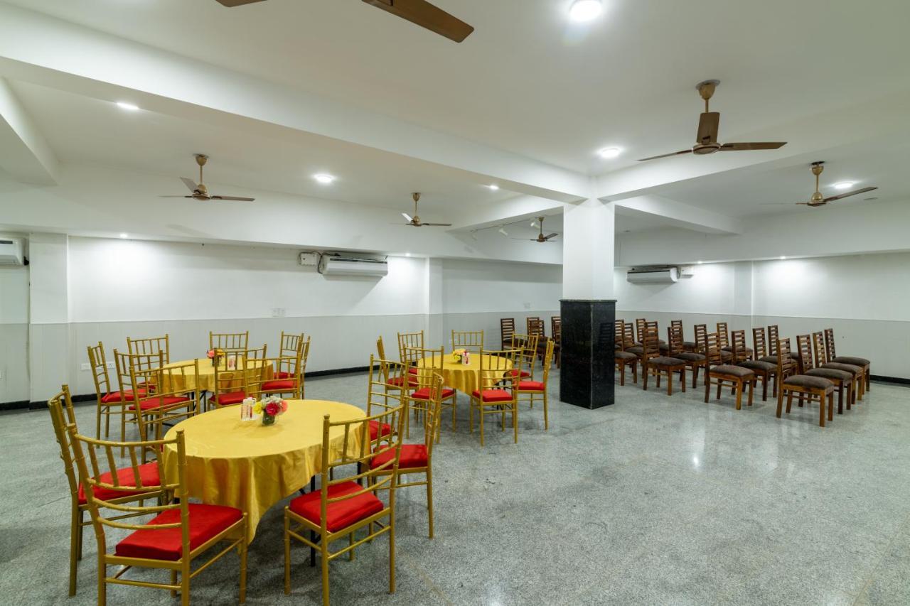 Hotel De Luxe Basai Road Gurgaon Exterior foto